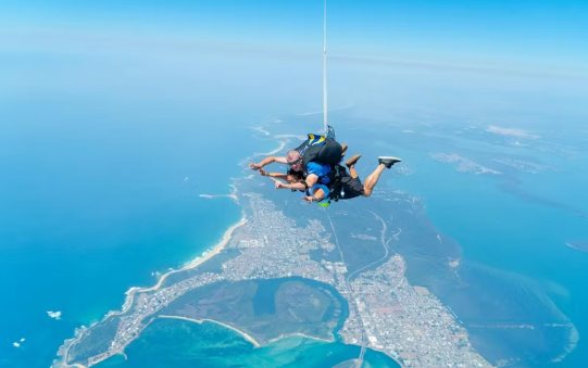 15,000Ft Newcastle Skydive in the Week with Transfer from Sydney - Image 3